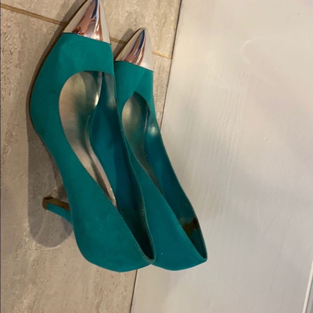 High heels - Picture 2 of 2